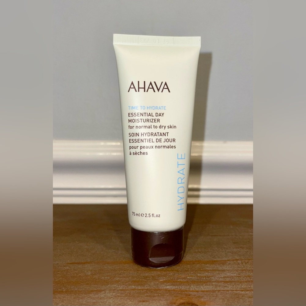 FREE w/bundle🙃AHAVA TIME TO HYDRATE ESSENTIAL DAY MOISTURIZER norma-dry skin